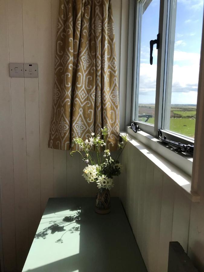 Ewe With A View Sea View Shepherds Huts Breage Exterior foto